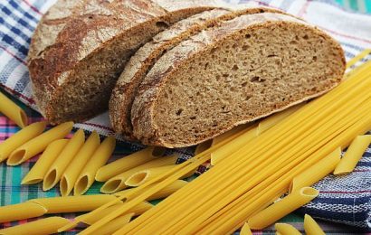 Menopausal women are told to ditch simple carbs