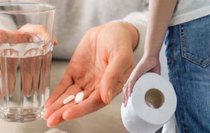 Paracetamol: The ‘range of side effects’ which may crop up in your urine – signs to spot