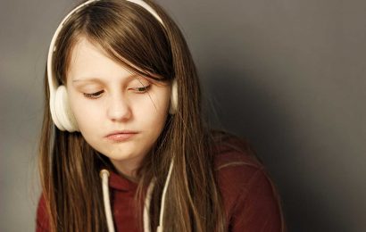 Brain scans show teens begin to respond more to nonfamilial voices at age 13