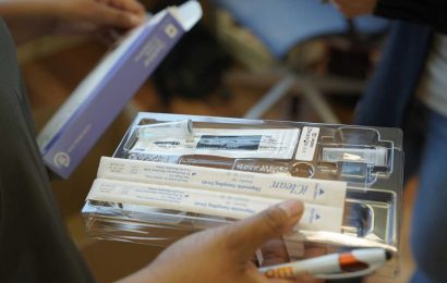 Medicare enrollees to get free COVID-19 tests at drug stores