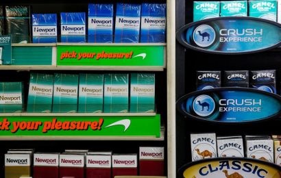 U.S. FDA pushes ahead with move to ban menthol cigarettes