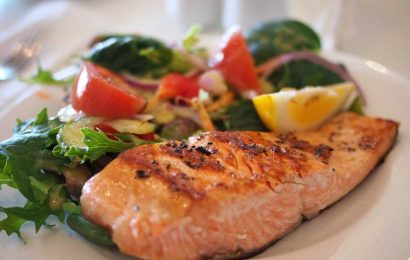 Higher protein intake while dieting leads to healthier eating