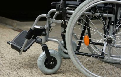 With training, people in mind-controlled wheelchairs can navigate normal, cluttered spaces