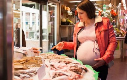 Seafood in pregnancy: To eat or not to eat?