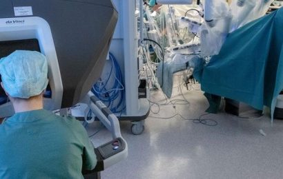 Worlds first birth after uterus transplantation with robot-assisted surgery alone