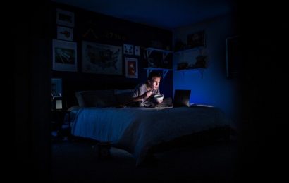 Study says nighttime routines impact teen sleep duration