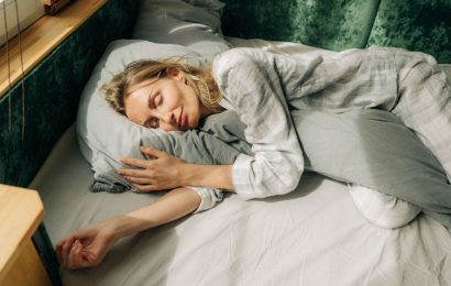A weekend lie-in may not counteract nights of little sleep, expert warns