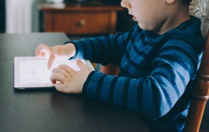 Genetic risks of autism and ADHD may be related to more screen time in children