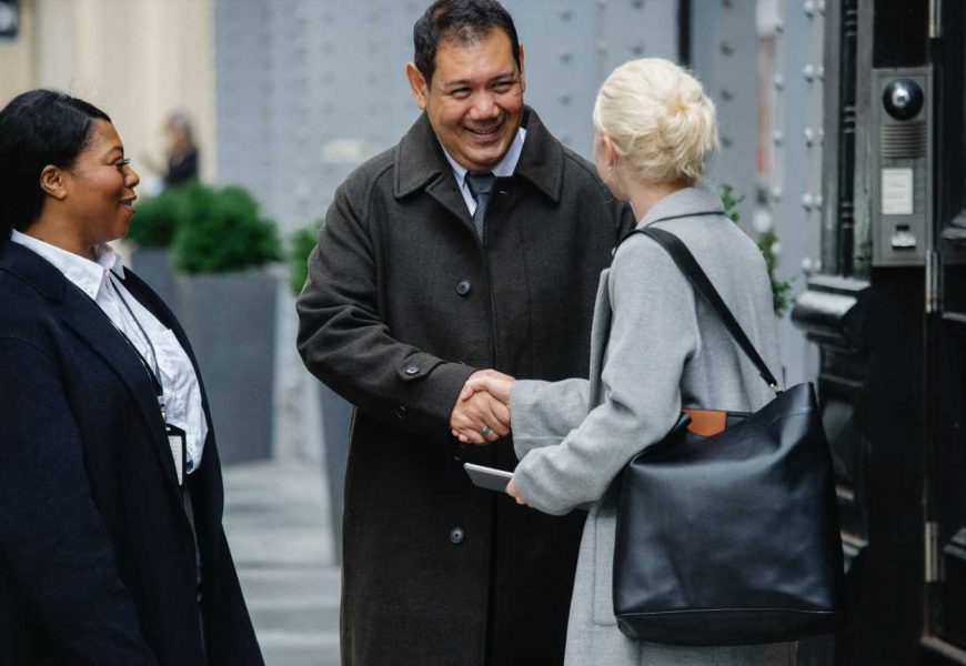 Study suggests greeting strangers can boost happiness levels